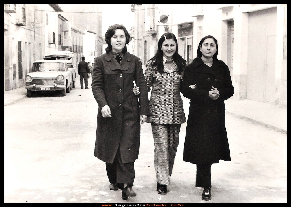 POR LA CALLE ARRIBA