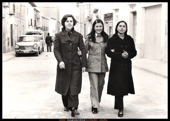 POR LA CALLE ARRIBA