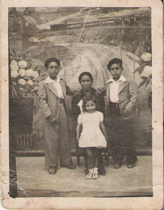 tomasa "la tranquila" con sus hijos