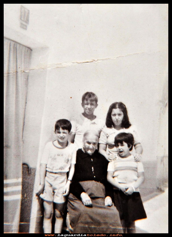 LA ABUELA Y NIETOS