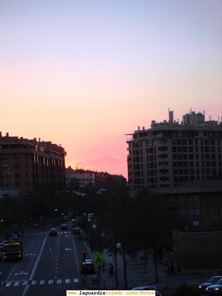 Puesta de sol en Madrid, barrio de la Arganzuela. 31 de Agosto de 2006, 20:42