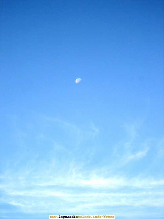 12 de Octubre de 2006. Pillo in fraganti a la luna a primera hora de la mañana