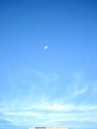 12 de Octubre de 2006. Pillo in fraganti a la luna a primera hora de la mañana