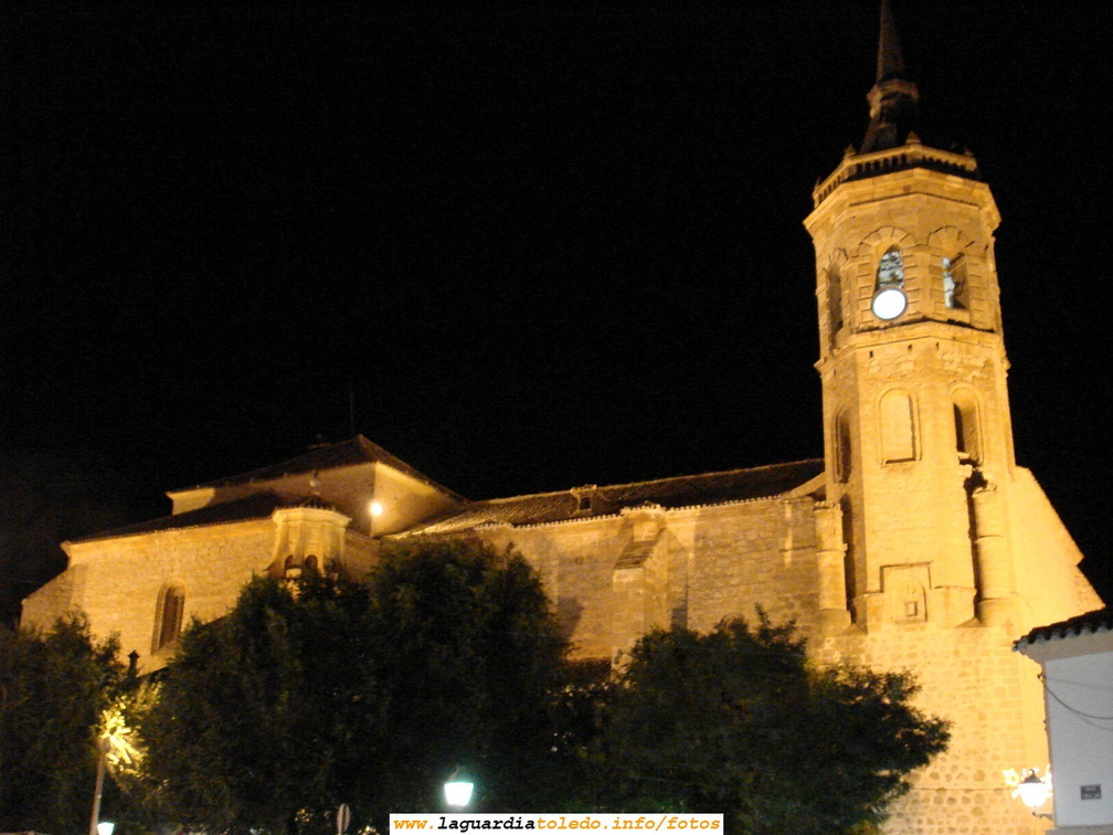 Fotografía nocturna de la Iglesia de Tembleque tomada en sus fiestas Patronales. 24 de Agosto de 2006, 2:13 h