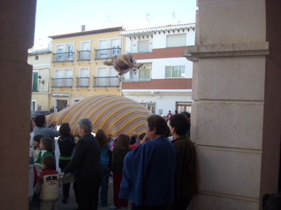 Manteo de peleles. 13 de abril de 2009