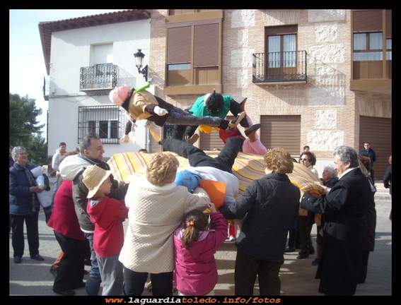 Manteo de peleles. 5 de abril de 2010