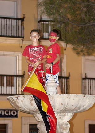LOS QUE PUSIERON LA BANDERA.