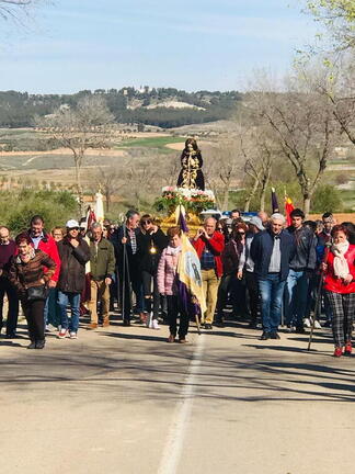 El Santo Niño camino de la iglesia