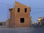 Casa con ojos y boquita.