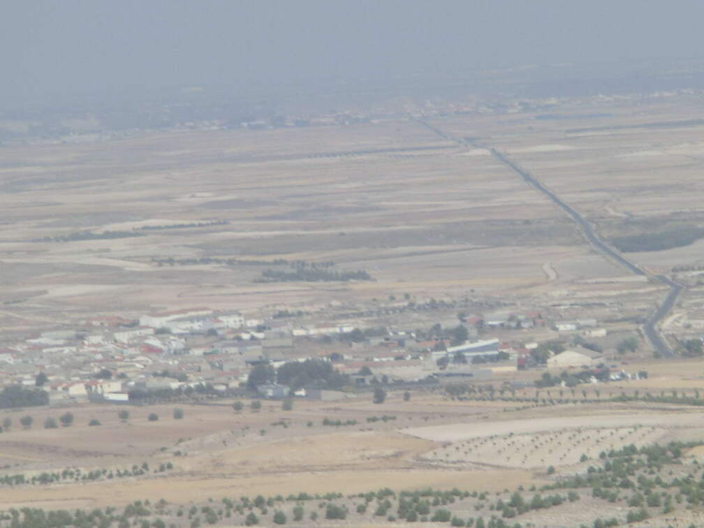 La carretera El Romeral-La Guardia desde lo alto de la sierra de El Romeral. 16-10-2011