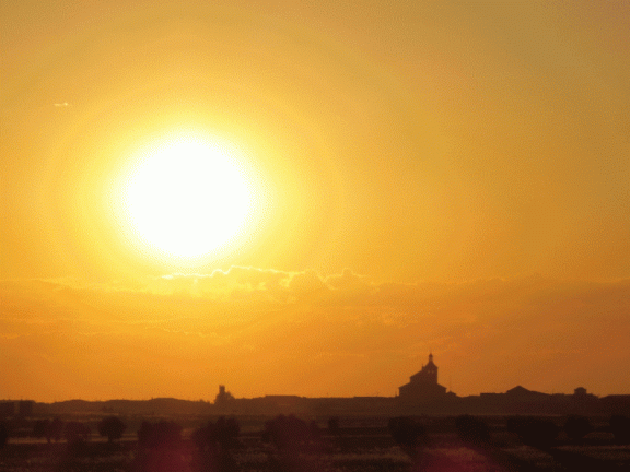 Puesta de sol por la carretera de Lillo (a 3 Kms de La Guardia)