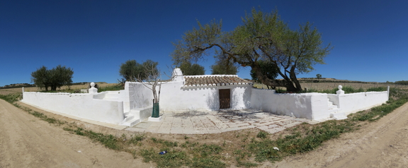 Foto panorámica de casita al lado de la Casa del Sastre