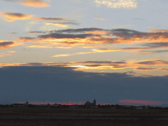 Puesta de sol con nubes desde la carretera Villatobas. 25-10-2015
