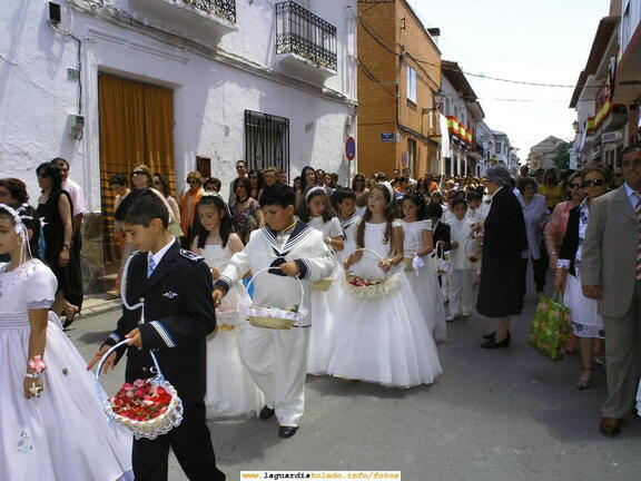 Corpus Christi 2006. Procesión con los niños que han hecho la comunión este año