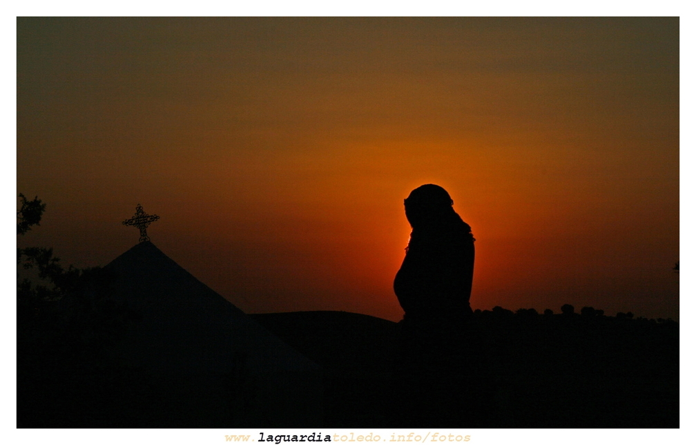 1 de septiembre de 2007 a las sitete y veinte de la tarde. El Santo Niño llega a la última capilla de la cuesta donde cayó por primera vez.