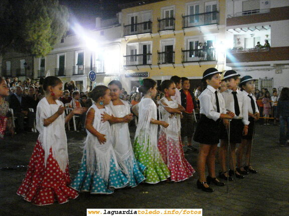 15 de Septiembre de 2007. Actuación de la Escuela de Baile de la Asociación Cultural dirigida por Esperanza Alvarez