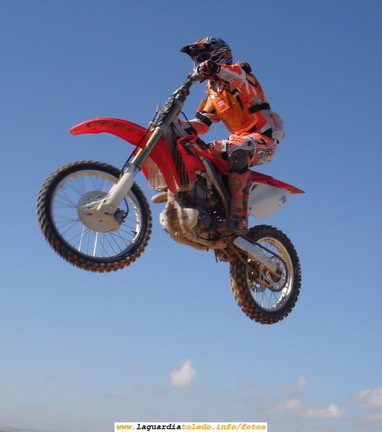 22 de Septiembre de 2007. Exhibición de Motocross. En pleno salto