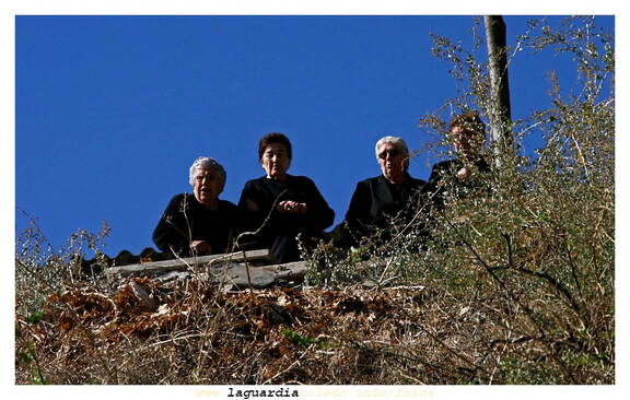 27 de septiembre de 2007. Procesión con el Santo Niño a su ermita: Adiós siencioso en la cuesta de Perejón.