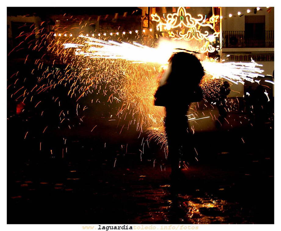 28 de septiembre de 2007. Toros de fuego en la plaza.