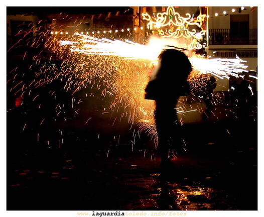 28 de septiembre de 2007. Toros de fuego en la plaza.