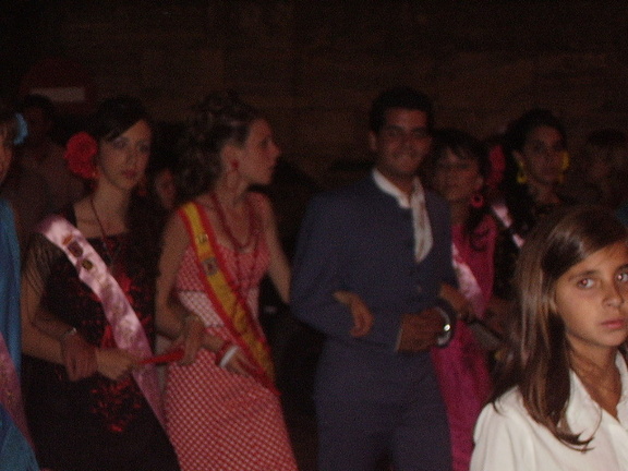 Reina, damas y mantenedor 2007 viniendo de los toros