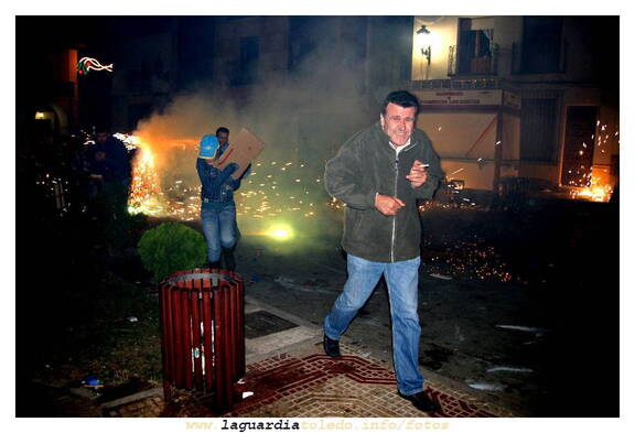 28 de septiembre de 2007. Toros de fuego en la plaza: En todos los oficios se fuma, hasta en el de torero.