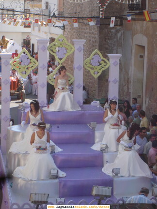 24 de Septiembre de 2007. Desfile de carrozas a su paso por la Glorieta. La carroza de la Reina y Damas