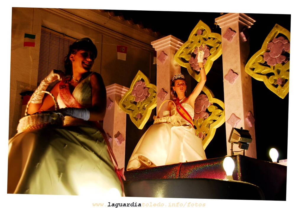 24 de Septiembre de 2007. Procesión nocturna. Carroza de Damas y Reina.