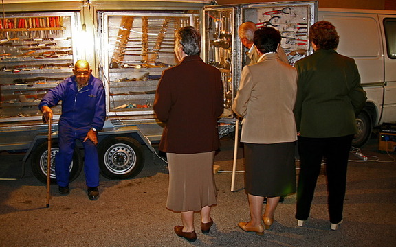 Fiestas 2007, feriantes I : El tio de las navajas, (que anuncia la vendimia)