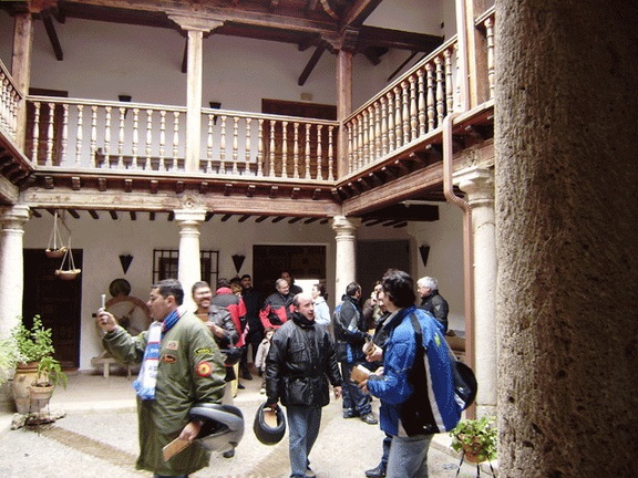 6 de Diciembre de 2008. 2ª Caravana vespera Ontígola-La Guardia. Visita a la casa de los Jaenes