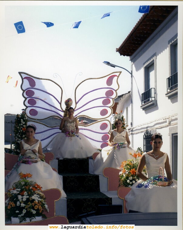 Fiestas de 2004. Carroza de la Reina y Damas