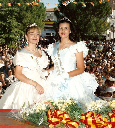 Fiestas 1995. Imposicion de bandas a las damas
