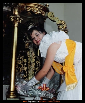 Ofrenda floral al Santo Niño