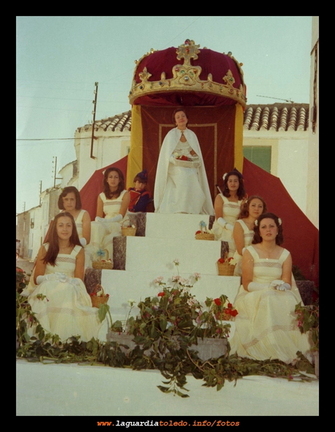 Carroza de la Reina y las damas de 1975