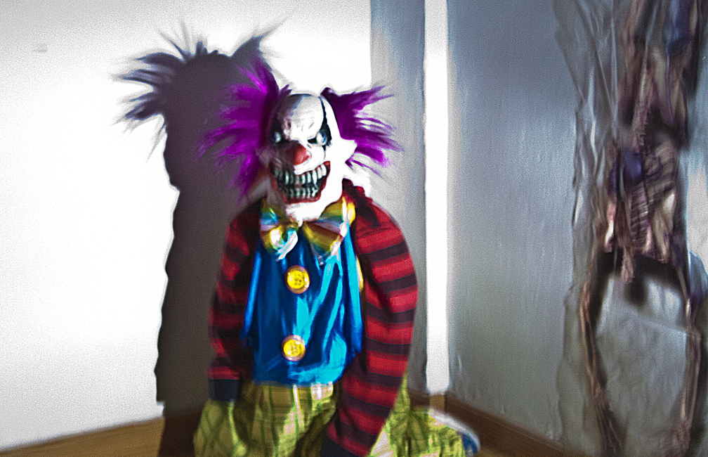 LA CASA DEL TERROR. (29-10-2011). EL PAYASO.