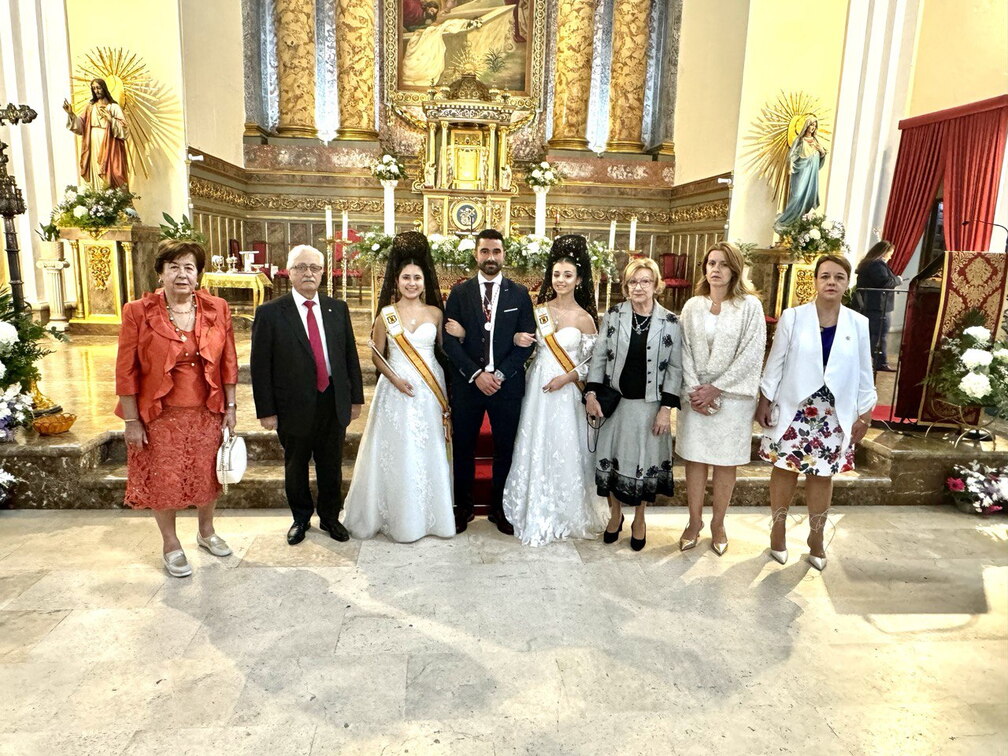 Las familias dando gracias por los momentos vividos