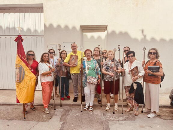Reparto de programa 2025 por la Cofradía del Santo Niño