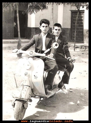 EN VESPA