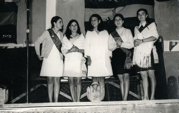 Presentación de reina y damas de 1969
