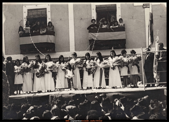 Reina y damas de las fiestas 1970