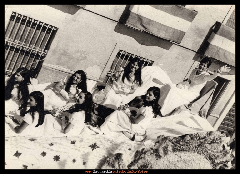 Reina y damas de las fiestas 1970