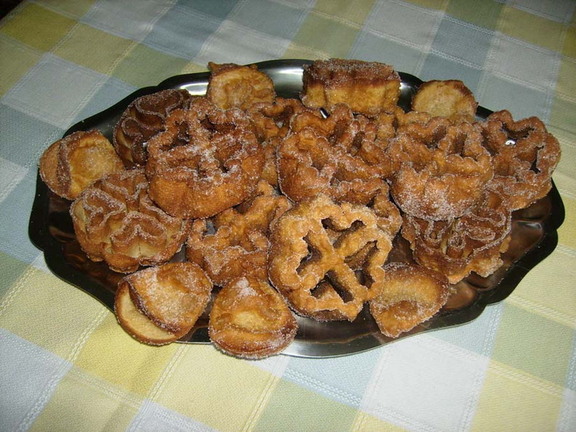 Flores, un dulce muy tradicional en Semana Santa, en la Mancha, sobretodo en nuestro pueblo La Guardia.