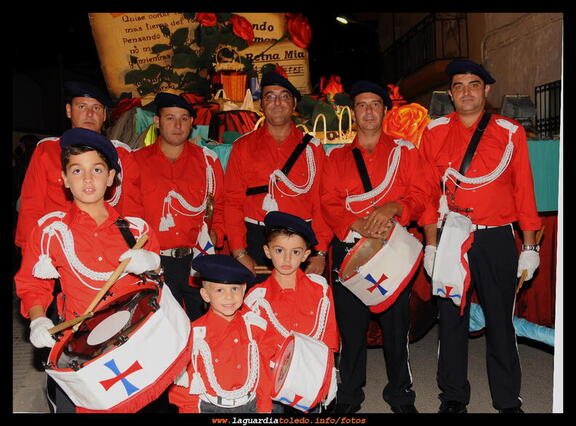 Banda de tambores y cornetas