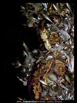 Santo Niño oculto tras su carroza