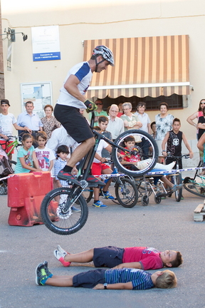 EXHIBICION DE BIKE-TRIAL. (SEMANA DE LA JUVENTUD 2014)
