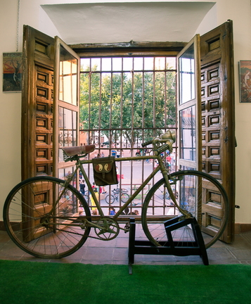 EXPOCICION DE BICIS ANTIGUAS. (SEMANA DE LA JUVENTUD 2014)