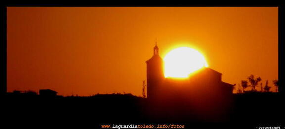 Quijotes en ruta, de camino a Peñas Negras . 29 de agosto de 2009, 8:15h de la mañana. Amanece sobre La Guardia