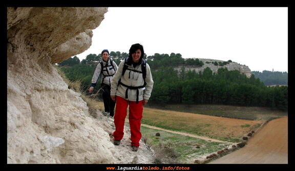 III Ruta a Pie organizada por Quijotes en Ruta 21 de noviembre de 2009 - Bordenando el Morrón de los Grajos para ascender a su cima