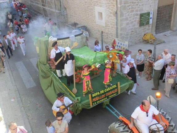 Carroza "Sopa de caracol" de la Peña Los Timbales. Desfile de carrozas 24-9-11