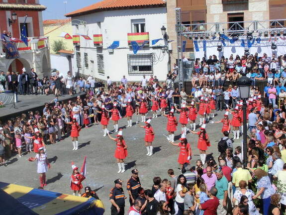 Las majorettes en la Plaza. 25-09-2011